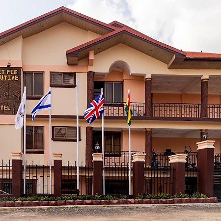 Sweet Pee Executive Hotel Kumasi Ngoại thất bức ảnh