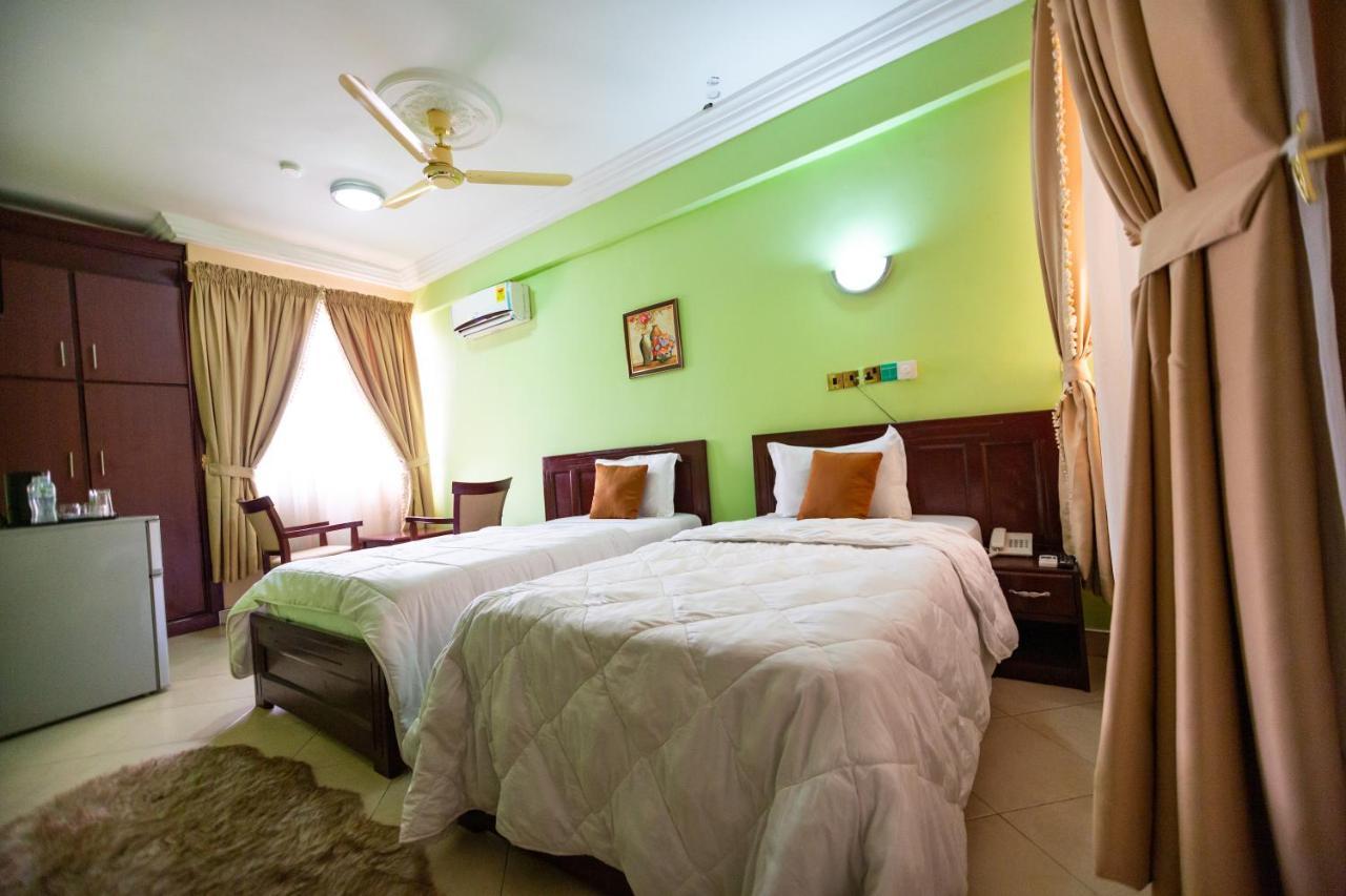 Sweet Pee Executive Hotel Kumasi Ngoại thất bức ảnh