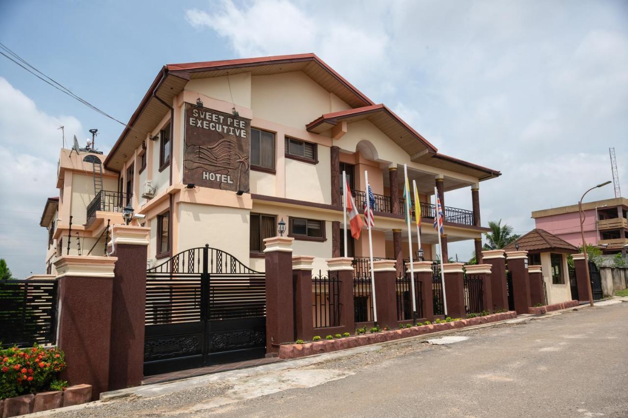Sweet Pee Executive Hotel Kumasi Ngoại thất bức ảnh